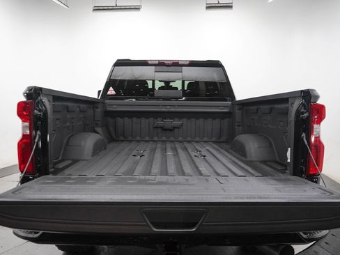 Used 2022 Chevrolet Silverado 2500 LTZ w/ LTZ Plus Package AWD/4WD image 9
