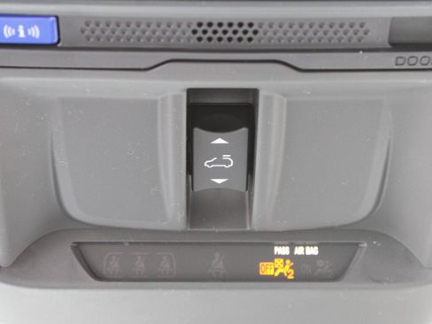Used 2025 Subaru Forester Premium AWD/4WD image 24
