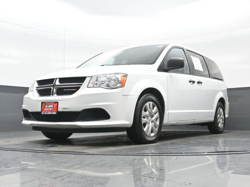Used 2019 Dodge Grand Caravan SE w/ UConnect Hands-Free Group image 23
