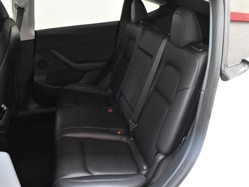 Used 2021 Tesla Model Y Long Range image 22