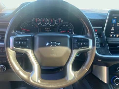 Used 2021 Chevrolet Suburban Z71 w/ Luxury Package image 32