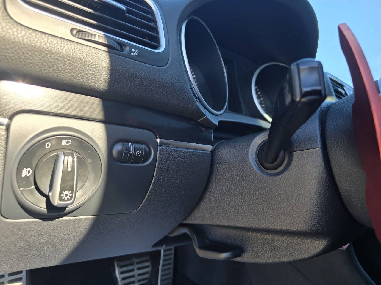 Used 2013 Volkswagen Golf 4-Door FWD image 31