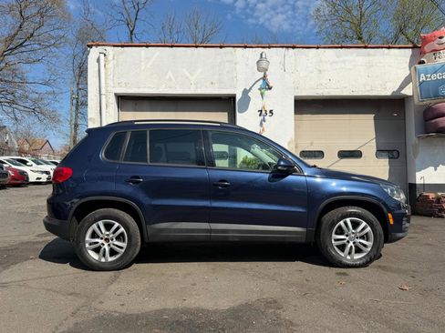 Used 2016 Volkswagen Tiguan S image 10