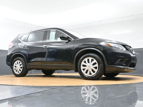 Used 2015 Nissan Rogue S image 43