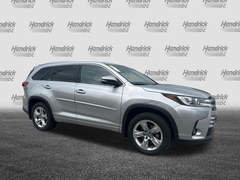 Used 2019 Toyota Highlander Limited AWD/4WD image 2