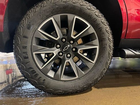 Used 2023 Chevrolet Tahoe Z71 w/ Luxury Package image 26