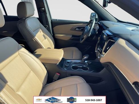 Used 2023 Chevrolet Traverse Premier AWD/4WD image 16