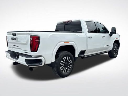 Used 2024 GMC Sierra 3500 Denali Ultimate AWD/4WD image 7