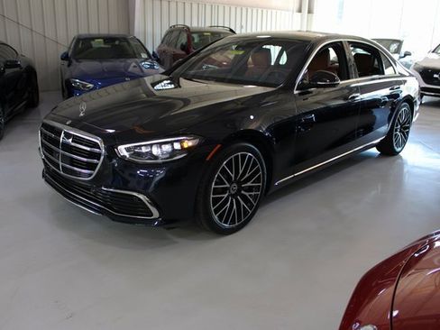 Used 2022 Mercedes-Benz S 500 4MATIC w/ 3D Technology Package image 41