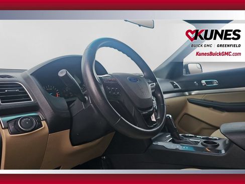 Used 2017 Ford Explorer FWD image 16