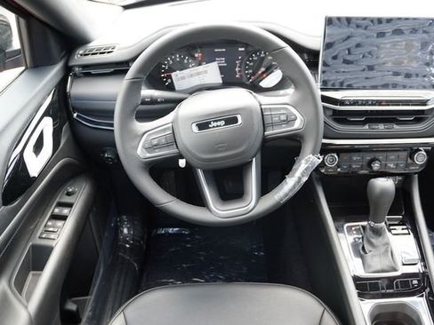 New 2025 Jeep Compass Latitude w/ Sun & Sound Group image 12