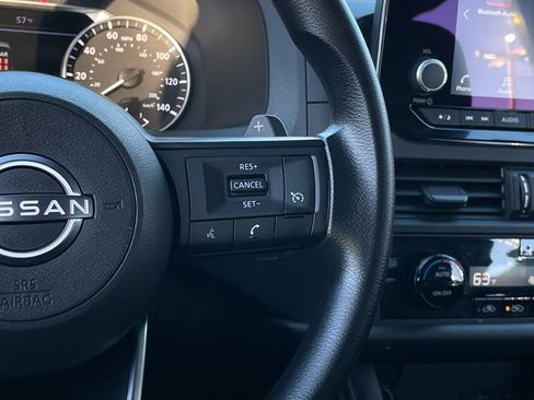 Used 2025 Nissan Pathfinder S image 14