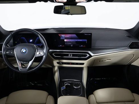 Used 2023 BMW i4 eDrive35 w/ Premium Package RWD image 8