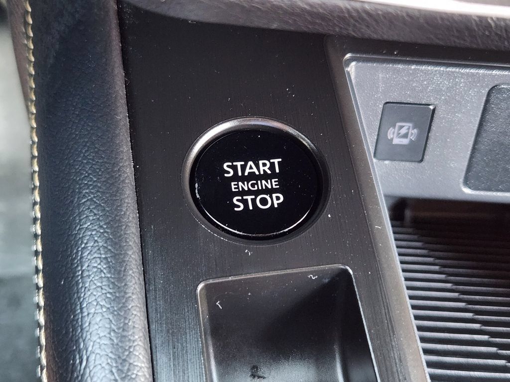 Certified 2025 Nissan Kicks SV AWD/4WD image 17