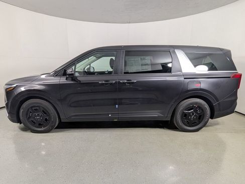 New 2026 Kia Carnival LXS image 4