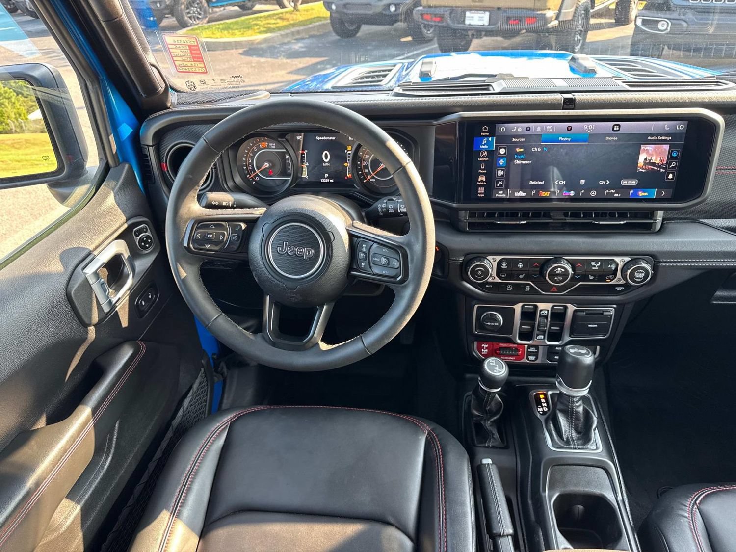 Used 2025 Jeep Wrangler Unlimited Rubicon w/ Convenience Group AWD/4WD image 20