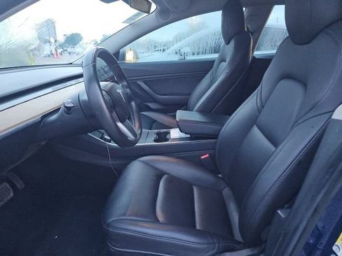 Used 2018 Tesla Model 3 Mid Range RWD image 4