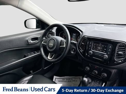 Used 2018 Jeep Compass Latitude AWD/4WD image 36