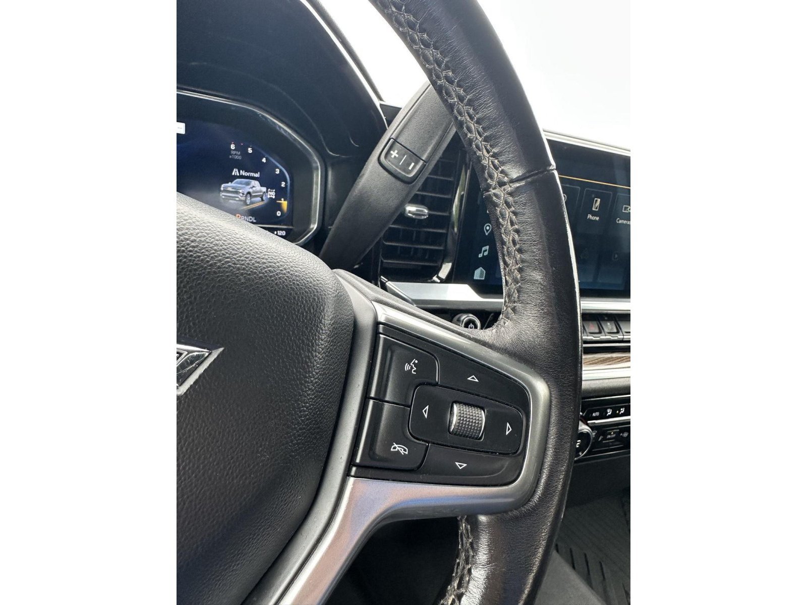 Used 2022 Chevrolet Silverado 1500 RST AWD/4WD image 25