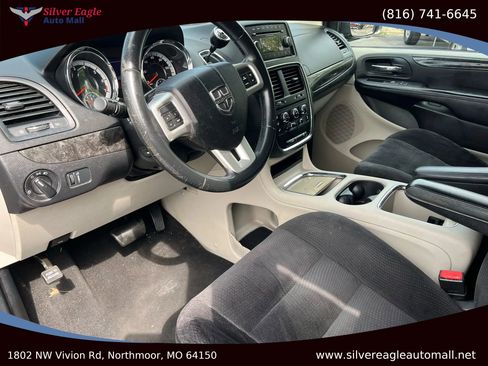 Used 2014 Dodge Grand Caravan SXT w/ Rear Park Assist Package image 6
