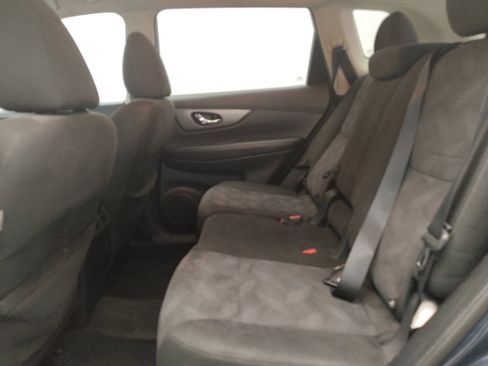 Used 2016 Nissan Rogue SV w/ SV Premium Package image 18