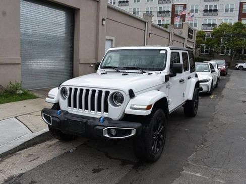 Used 2024 Jeep Wrangler Unlimited AWD/4WD image 3
