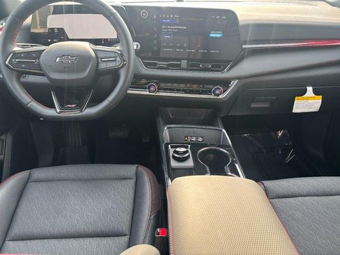 Used 2026 Chevrolet Equinox RS w/ Safety and Technology Package FWD image 14