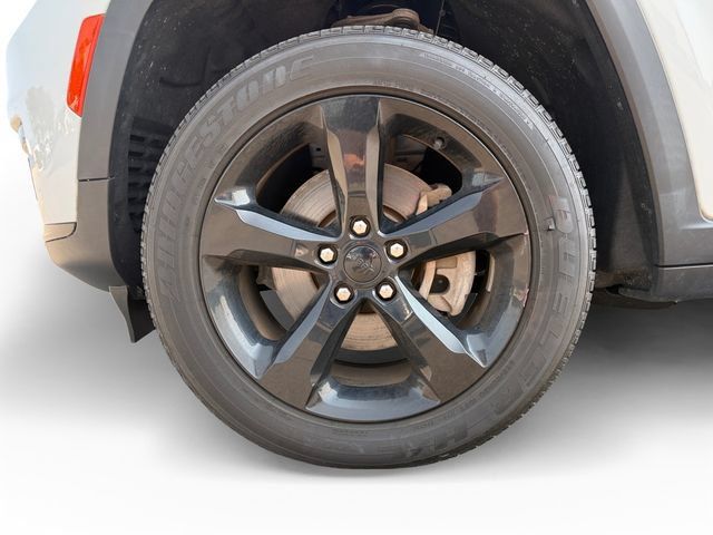 Used 2023 Jeep Grand Cherokee L Laredo AWD/4WD image 30