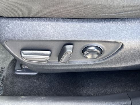 Used 2025 Toyota RAV4 XLE FWD image 20