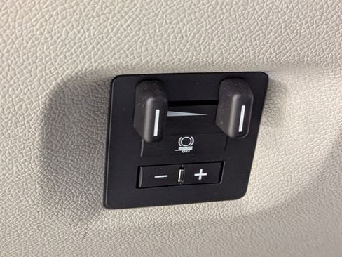 Used 2010 GMC Sierra 1500 SLE w/ Power Pack Plus image 18