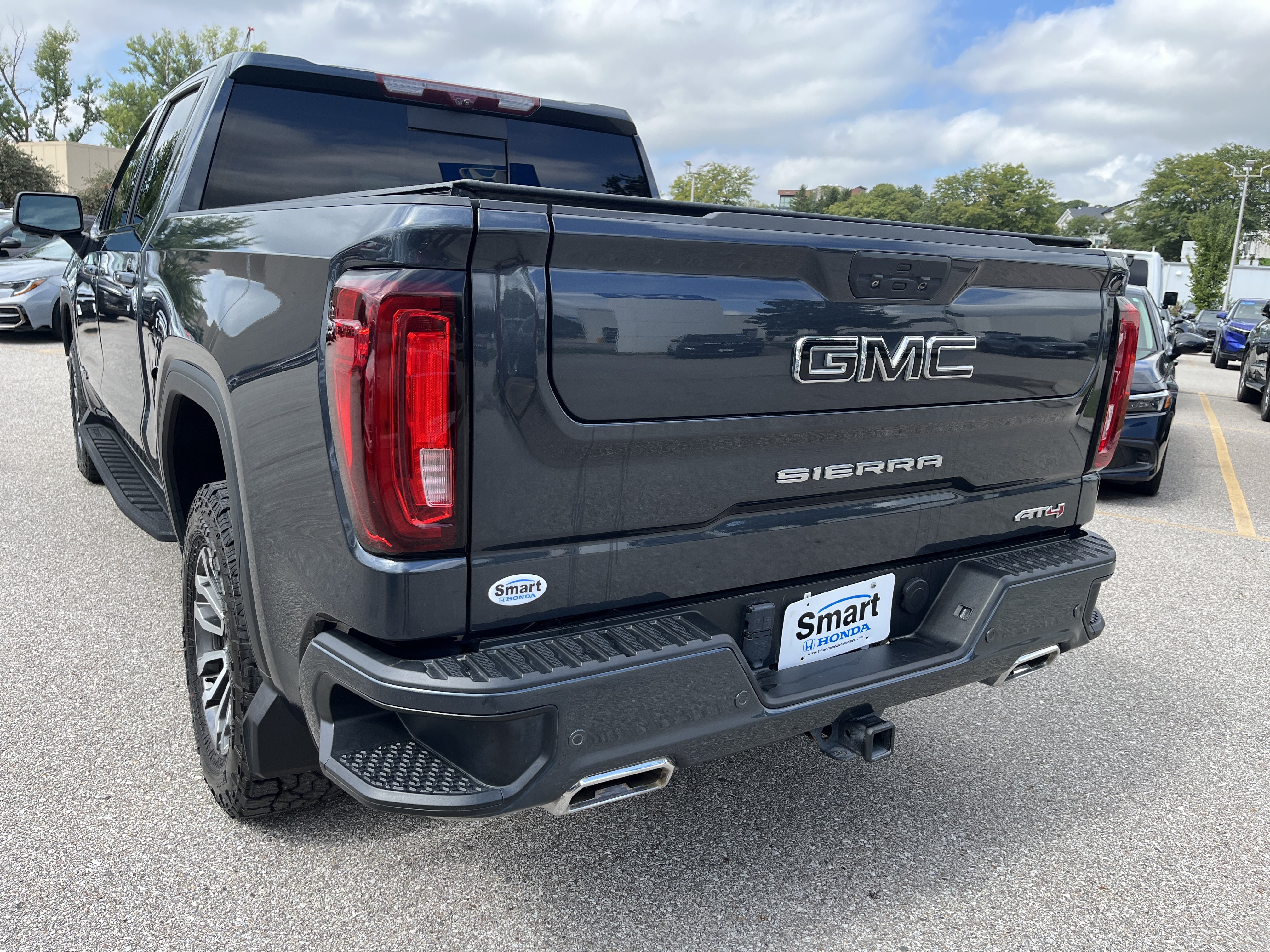 Used 2022 GMC Sierra 1500 AT4 w/ AT4 Premium Package AWD/4WD image 6