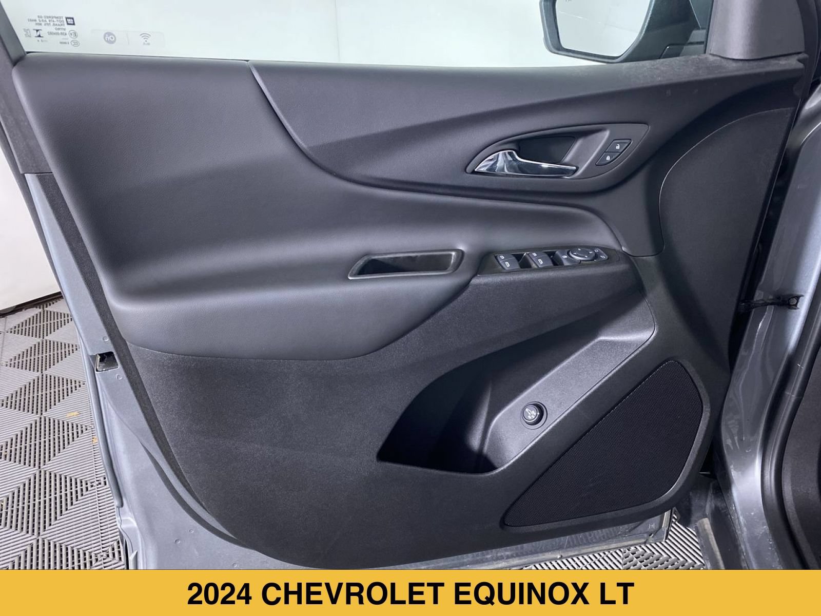 Certified 2024 Chevrolet Equinox LT FWD image 11