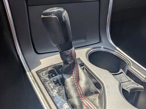 Used 2017 Toyota Camry SE w/ Moonroof Package image 14