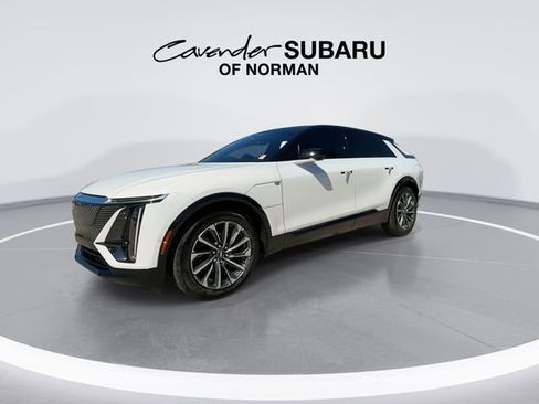 Used 2025 Cadillac Lyriq Sport AWD/4WD image 4