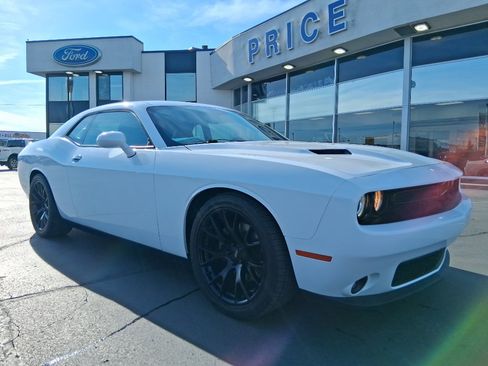 Used 2016 Dodge Challenger R/T Plus image 1