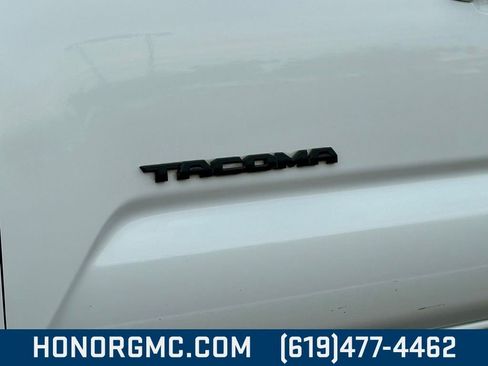 Used 2020 Toyota Tacoma TRD Off-Road image 9