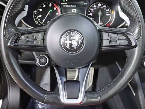 Used 2022 Alfa Romeo Stelvio Veloce image 15