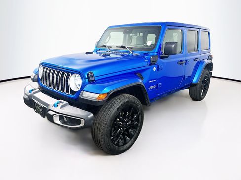 Used 2024 Jeep Wrangler Unlimited Sahara AWD/4WD image 3