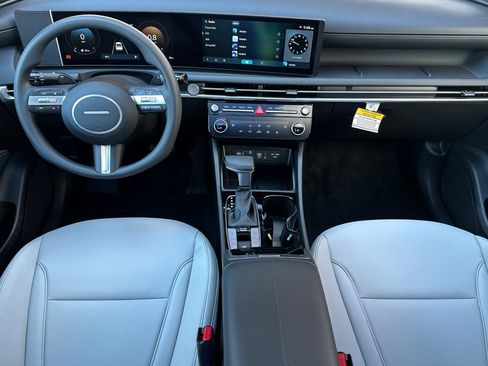 Certified 2025 Hyundai Santa Cruz SEL image 15