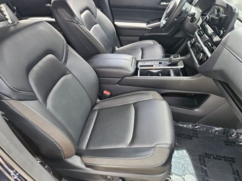 Used 2024 Nissan Pathfinder SL w/ SL Premium Package FWD image 20