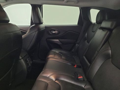 Used 2021 Jeep Cherokee Latitude Lux w/ Comfort/Convenience Group image 18