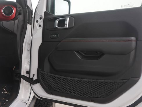 Used 2022 Jeep Gladiator Rubicon w/ Cold Weather Group image 9