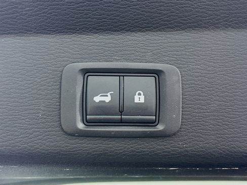 Used 2024 Mitsubishi Outlander SE image 32