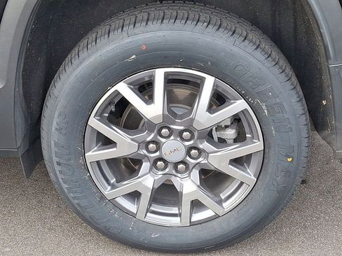 Certified 2023 GMC Acadia SLT w/ Preferred Package image 33