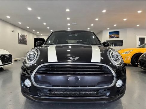 Used 2019 MINI Cooper 2-Door Hardtop w/ Premium Package FWD image 2