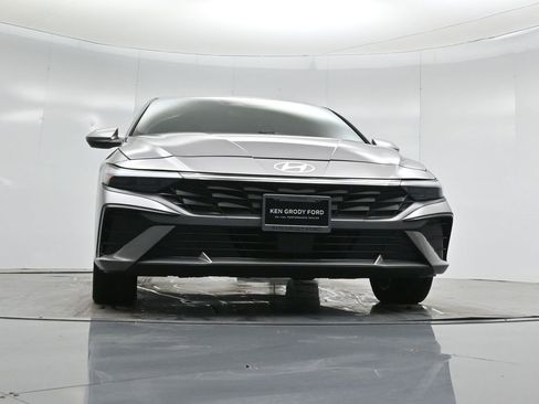 Used 2024 Hyundai Elantra Limited image 47