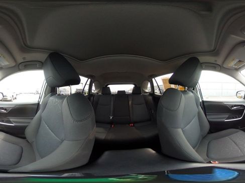 Used 2025 Toyota RAV4 XLE image 42