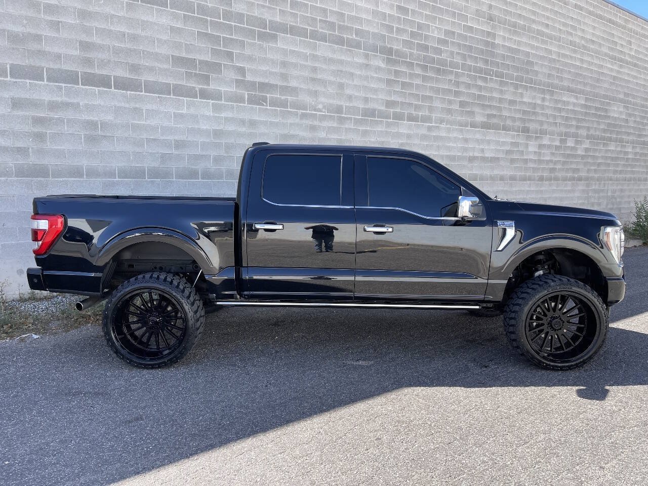 Used 2022 Ford F150 Platinum w/ FX4 Off-Road Package AWD/4WD image 7