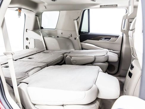 Used 2020 Cadillac Escalade Premium Luxury RWD image 36