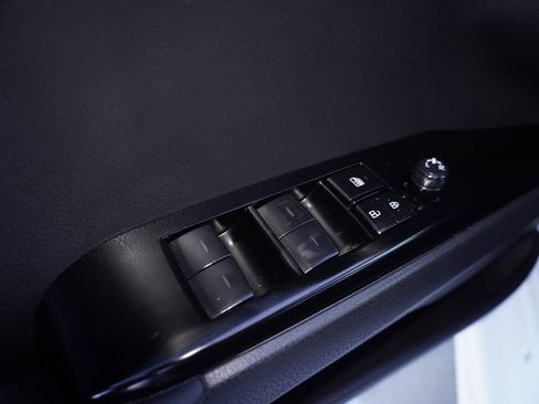 Certified 2025 Toyota Camry SE image 13